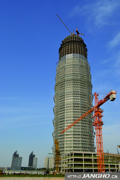 中原摩天大楼之最??郑州绿地广场项目进入施工高峰期